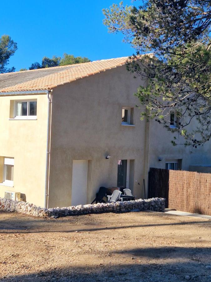 Bel Appartement Duplex Ventabren Exterior photo